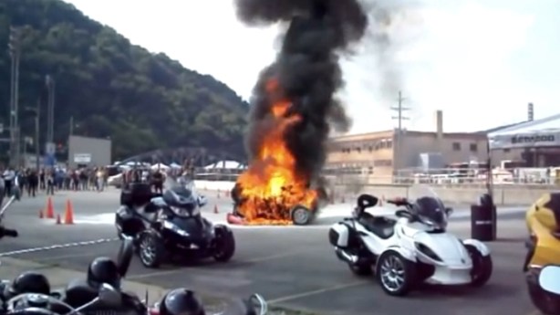 the-nhtsa-investigates-can-am-fire-reports-video-85102-7