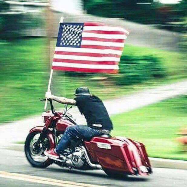 Why America and Motorcycling Belong Together: Freedom, Open Roads, and Two Wheels